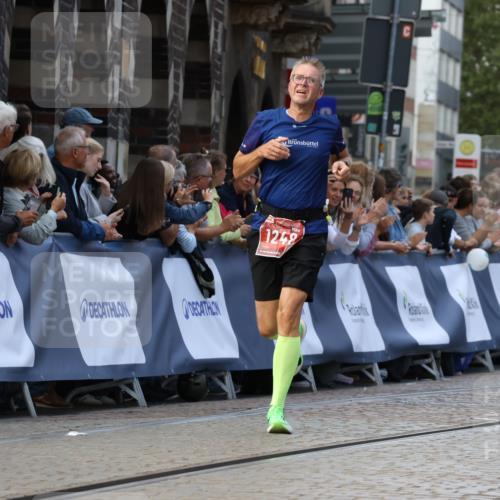 13.09.2026 - 21. swb-Marathon Bremen Strokosch-Dieckow http://msf.ph/oto/10305931 13.09.2026 12:59:43 Ziel 658, 1248, 1751, 1800, 1993, 2651, 3251, 4096, 8383, 9533, 807, 1320, 1485, 8850, 9153 meine-sportfotos.de