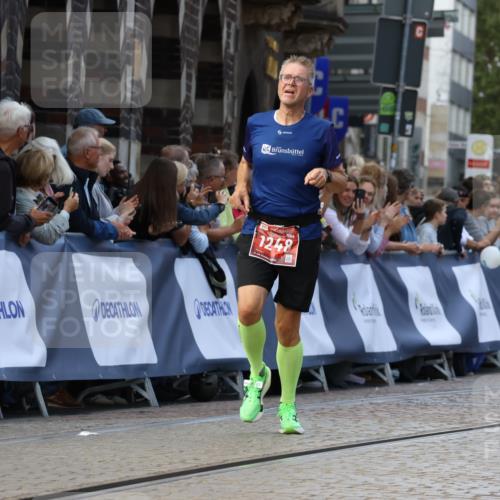 13.09.2026 - 21. swb-Marathon Bremen Strokosch-Dieckow http://msf.ph/oto/10305953 13.09.2026 12:59:43 Ziel 658, 1248, 1751, 1800, 1993, 2651, 3251, 4096, 8383, 9533, 807, 1320, 1485, 8850, 9153 meine-sportfotos.de
