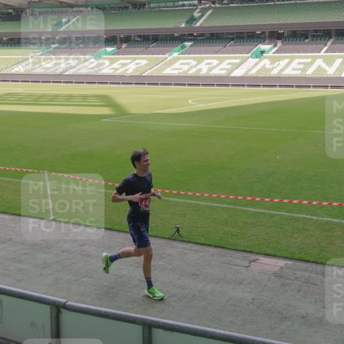 13.09.2026 - 21. swb-Marathon Bremen Michael Burmester http://msf.ph/oto/10305961 13.09.2026 12:12:19 Laufen im Stadion 317, 443, 614, 796, 1651, 692 meine-sportfotos.de