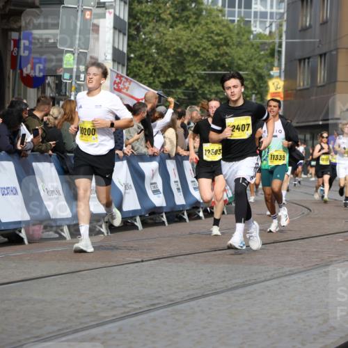 13.09.2026 - 21. swb-Marathon Bremen Strokosch-Dieckow http://msf.ph/oto/10306026 13.09.2026 10:51:07 Ziel 10267, 10537, 10764, 11076, 11087, 11170, 11220, 11753, 11774, 11961, 12052, 12070, 12179, 12309, 12351, 12488, 12560, 13544, 10381, 10471, 10515, 10808, 10887, 11503, 11537, 11801, 11973, 12051, 12133, 12552 meine-sportfotos.de