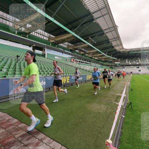 13.09.2026 - 21. swb-Marathon Bremen Michael Burmester http://msf.ph/oto/10306042 13.09.2026 12:57:45 Laufen im Stadion 141, 148, 334, 431, 511, 672, 769, 776, 789, 790, 857, 876, 909, 948, 1010, 1119, 1130, 1191, 1199, 1254, 1281, 1535, 1601, 1642, 1647, 1752, 1809, 1881, 1900, 1931, 1933, 1972, 2001, 2040, 2046, 2051, 2075, 2324, 2343, 2371, 2397, 2402, 2423, 2425, 2473, 2493, 2634, 2640, 2671, 2761, 2771, 2812, 2903, 2904, 3051, 3078, 3138, 3148, 3182, 3186, 3319, 3338, 3450, 3458, 3514, 3534, 3560, 3634, 3655, 3685, 3690, 3695, 3760, 3813, 3866, 3933, 3939, 4101, 4316, 4319 meine-sportfotos.de