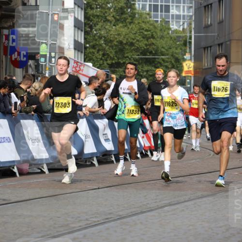 13.09.2026 - 21. swb-Marathon Bremen Strokosch-Dieckow http://msf.ph/oto/10306091 13.09.2026 10:51:08 Ziel 10267, 10537, 10764, 11076, 11087, 11170, 11753, 11961, 12004, 12052, 12070, 12179, 12309, 12351, 12488, 12560, 13544, 10381, 10471, 10515, 10808, 10825, 10887, 10984, 11503, 11801, 11973, 12051, 12133, 12548, 12552 meine-sportfotos.de