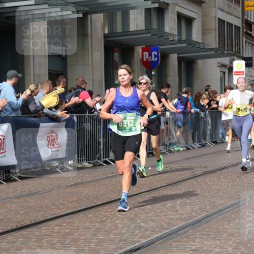 13.09.2026 - 21. swb-Marathon Bremen Strokosch-Dieckow http://msf.ph/oto/10306098 13.09.2026 10:53:26 Ziel 10141, 10174, 10222, 10227, 10255, 10478, 10479, 10579, 10626, 10684, 10685, 10708, 10838, 10845, 10905, 11206, 11242, 11446, 11489, 11502, 11596, 11800, 11950, 12119, 12244, 12331, 12341, 12405, 12492, 12515, 13597, 10284, 10448, 10585, 10757, 10780, 10821, 10886, 11012, 11168, 11379, 11590, 12040, 12056, 12170, 12275, 12308, 12398, 12461 meine-sportfotos.de