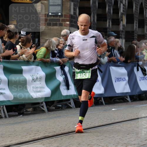 13.09.2026 - 21. swb-Marathon Bremen Strokosch-Dieckow http://msf.ph/oto/10306101 13.09.2026 12:59:54 Ziel 126, 277, 466, 862, 1852, 3251, 4964, 5316, 5828, 6557, 603, 735, 1571, 1758, 1911, 1930, 7170, 9153 meine-sportfotos.de