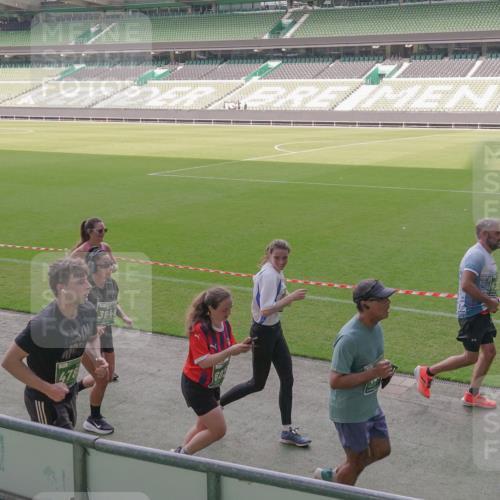 13.09.2026 - 21. swb-Marathon Bremen Michael Burmester http://msf.ph/oto/10306106 13.09.2026 13:37:43 Laufen im Stadion 144, 284, 360, 398, 410, 421, 444, 590, 756, 799, 848, 971, 983, 1132, 1135, 1279, 1620, 1734, 1762, 1951, 2060, 2078, 2119, 2227, 2376, 2639, 2642, 2687, 2772, 2842, 2892, 2925, 2926, 2939, 3178, 3299, 3303, 3383, 3384, 3408, 3427, 3499, 3570, 3640, 3646, 3731, 3779, 3839, 3919, 3985, 3992, 3993, 4084, 4147, 4148, 4210, 4252, 4314, 4416, 4538, 4767, 4770, 4801, 4845, 4863, 4939, 5034, 5138, 5145, 5166, 5182, 5210, 5453, 5461, 5536, 5679, 5708, 6192, 6309, 170 meine-sportfotos.de