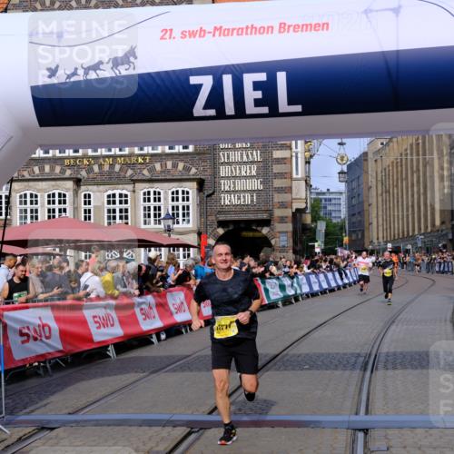 13.09.2026 - 21. swb-Marathon Bremen Tim E. http://msf.ph/oto/10306123 13.09.2026 10:49:54 Ziel 10709, 10739, 10835, 10846, 10910, 11007, 11092, 11191, 11635, 11717 meine-sportfotos.de