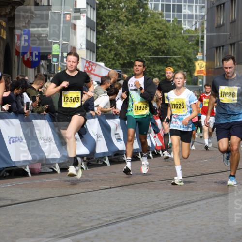 13.09.2026 - 21. swb-Marathon Bremen Strokosch-Dieckow http://msf.ph/oto/10306124 13.09.2026 10:51:08 Ziel 10267, 10537, 10764, 11076, 11087, 11170, 11753, 11961, 12004, 12052, 12070, 12179, 12309, 12351, 12488, 12560, 13544, 10381, 10471, 10515, 10808, 10825, 10887, 10984, 11503, 11801, 11973, 12051, 12133, 12548, 12552 meine-sportfotos.de