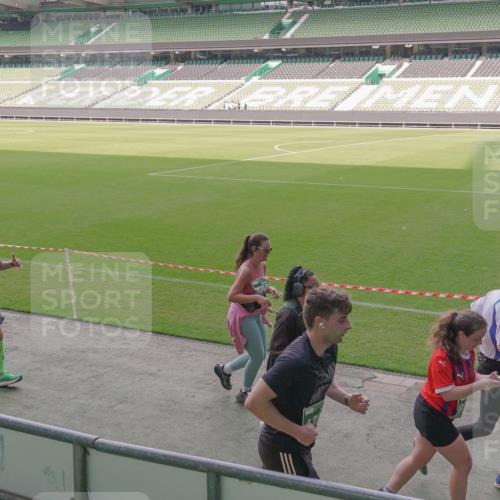 13.09.2026 - 21. swb-Marathon Bremen Michael Burmester http://msf.ph/oto/10306136 13.09.2026 13:37:44 Laufen im Stadion 144, 284, 360, 398, 410, 421, 444, 590, 756, 799, 848, 971, 983, 1132, 1135, 1279, 1620, 1734, 1762, 1951, 2060, 2078, 2119, 2227, 2376, 2639, 2642, 2687, 2772, 2842, 2892, 2925, 2926, 2939, 3299, 3303, 3383, 3384, 3408, 3427, 3499, 3570, 3640, 3646, 3731, 3779, 3839, 3919, 3985, 3992, 3993, 4084, 4147, 4148, 4210, 4252, 4314, 4416, 4538, 4767, 4770, 4801, 4845, 4863, 4939, 5034, 5138, 5145, 5166, 5182, 5210, 5453, 5461, 5536, 5679, 5708, 5711, 6192, 6309, 170 meine-sportfotos.de