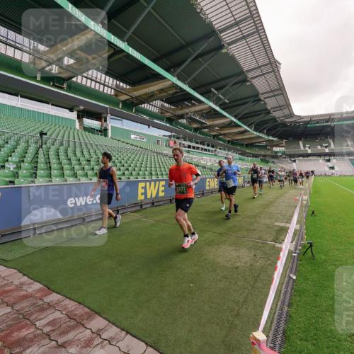 13.09.2026 - 21. swb-Marathon Bremen Michael Burmester http://msf.ph/oto/10306148 13.09.2026 12:58:09 Laufen im Stadion 141, 148, 334, 511, 672, 769, 776, 789, 790, 857, 909, 1010, 1119, 1191, 1199, 1254, 1281, 1535, 1601, 1642, 1647, 1752, 1809, 1881, 1900, 1931, 1933, 2046, 2051, 2075, 2324, 2343, 2367, 2371, 2397, 2402, 2423, 2425, 2493, 2577, 2634, 2640, 2671, 2761, 2771, 2807, 2903, 2904, 3021, 3051, 3078, 3120, 3138, 3148, 3182, 3186, 3319, 3338, 3435, 3450, 3458, 3514, 3534, 3560, 3634, 3655, 3685, 3690, 3695, 3760, 3813, 3866, 3933, 3939, 4101, 4316, 4319, 205 meine-sportfotos.de