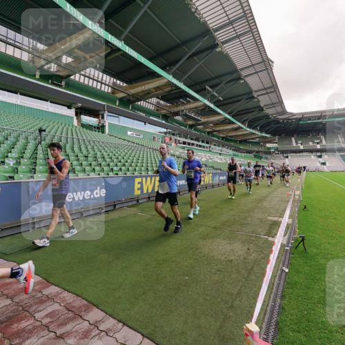 13.09.2026 - 21. swb-Marathon Bremen Michael Burmester http://msf.ph/oto/10306155 13.09.2026 12:58:10 Laufen im Stadion 141, 148, 334, 511, 672, 769, 776, 789, 790, 857, 909, 1010, 1119, 1191, 1199, 1254, 1281, 1535, 1601, 1642, 1647, 1752, 1809, 1881, 1900, 1931, 1933, 2046, 2051, 2075, 2324, 2343, 2367, 2371, 2397, 2402, 2423, 2425, 2493, 2577, 2634, 2640, 2671, 2771, 2807, 2903, 2904, 3021, 3051, 3078, 3120, 3138, 3148, 3182, 3186, 3319, 3338, 3435, 3450, 3458, 3514, 3534, 3560, 3634, 3655, 3685, 3690, 3695, 3760, 3813, 3866, 3933, 3939, 4101, 4316, 4319, 205 meine-sportfotos.de