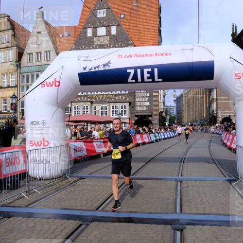 13.09.2026 - 21. swb-Marathon Bremen Tim E. http://msf.ph/oto/10306164 13.09.2026 10:49:54 Ziel 10709, 10739, 10835, 10846, 10910, 11007, 11092, 11191, 11635, 11717 meine-sportfotos.de