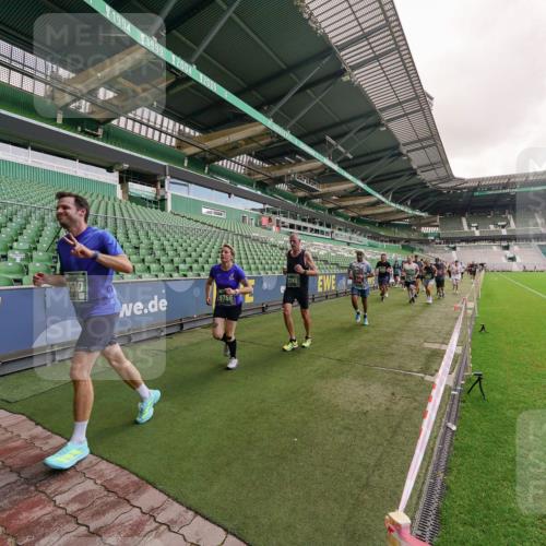 13.09.2026 - 21. swb-Marathon Bremen Michael Burmester http://msf.ph/oto/10306170 13.09.2026 12:58:11 Laufen im Stadion 141, 148, 334, 511, 672, 769, 776, 789, 790, 857, 909, 1010, 1119, 1191, 1199, 1254, 1281, 1535, 1601, 1642, 1647, 1752, 1809, 1881, 1900, 1931, 1933, 2046, 2051, 2075, 2324, 2343, 2367, 2371, 2397, 2402, 2423, 2425, 2493, 2577, 2634, 2640, 2671, 2771, 2807, 2903, 2904, 3021, 3051, 3078, 3120, 3138, 3148, 3182, 3186, 3319, 3338, 3435, 3450, 3458, 3514, 3534, 3560, 3634, 3655, 3685, 3690, 3695, 3760, 3813, 3866, 3933, 3939, 4101, 4316, 4319, 205 meine-sportfotos.de