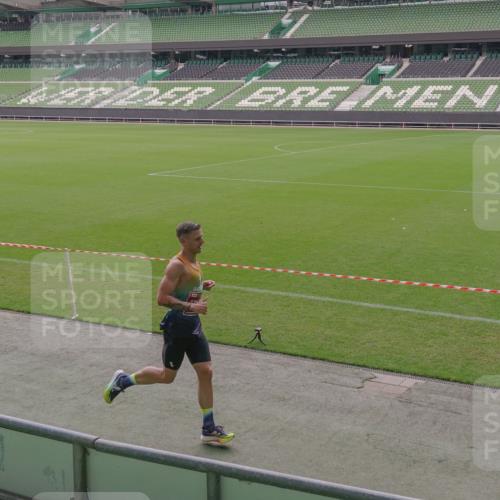 13.09.2026 - 21. swb-Marathon Bremen Michael Burmester http://msf.ph/oto/10306193 13.09.2026 12:18:24 Laufen im Stadion 513, 917, 1154, 1238, 245, 540, 822, 1028, 1670, 1766, 1997 meine-sportfotos.de