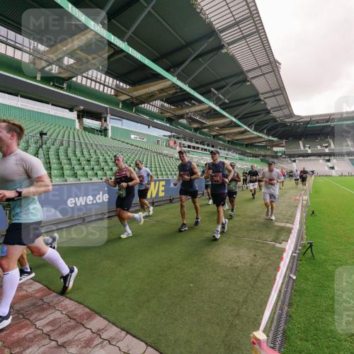 13.09.2026 - 21. swb-Marathon Bremen Michael Burmester http://msf.ph/oto/10306196 13.09.2026 12:58:15 Laufen im Stadion 141, 148, 226, 334, 511, 672, 769, 776, 789, 790, 857, 909, 972, 1010, 1119, 1191, 1199, 1254, 1281, 1535, 1642, 1647, 1752, 1809, 1881, 1900, 1931, 1933, 2046, 2051, 2075, 2324, 2343, 2367, 2371, 2397, 2402, 2423, 2425, 2493, 2577, 2640, 2771, 2807, 2885, 2903, 2904, 3021, 3051, 3078, 3098, 3120, 3138, 3148, 3182, 3186, 3233, 3319, 3338, 3435, 3450, 3458, 3514, 3534, 3560, 3634, 3655, 3685, 3690, 3695, 3760, 3866, 3933, 3934, 3939, 4101, 4316, 4319, 205 meine-sportfotos.de