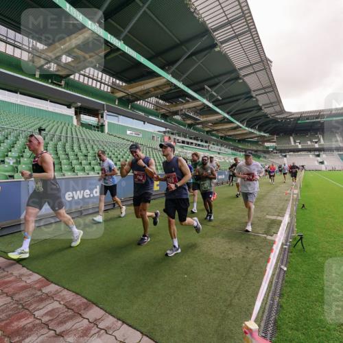 13.09.2026 - 21. swb-Marathon Bremen Michael Burmester http://msf.ph/oto/10306201 13.09.2026 12:58:16 Laufen im Stadion 141, 148, 226, 334, 511, 672, 769, 776, 789, 790, 857, 909, 972, 1010, 1119, 1191, 1199, 1254, 1281, 1535, 1642, 1647, 1752, 1809, 1881, 1900, 1931, 1933, 2046, 2051, 2075, 2324, 2343, 2367, 2371, 2397, 2402, 2423, 2425, 2493, 2577, 2640, 2771, 2807, 2885, 2903, 2904, 2979, 3021, 3051, 3078, 3098, 3120, 3138, 3148, 3182, 3186, 3233, 3319, 3338, 3435, 3450, 3458, 3514, 3534, 3560, 3634, 3655, 3685, 3690, 3695, 3760, 3866, 3933, 3934, 3939, 4101, 4316, 4319, 205 meine-sportfotos.de