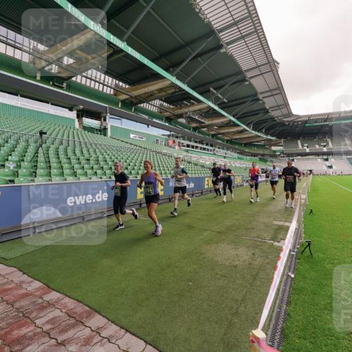 13.09.2026 - 21. swb-Marathon Bremen Michael Burmester http://msf.ph/oto/10306225 13.09.2026 12:58:19 Laufen im Stadion 141, 148, 191, 226, 334, 511, 672, 776, 789, 790, 857, 909, 972, 1010, 1119, 1191, 1199, 1254, 1281, 1535, 1642, 1647, 1752, 1809, 1881, 1900, 1931, 1933, 2046, 2051, 2075, 2324, 2343, 2367, 2371, 2397, 2402, 2423, 2425, 2493, 2577, 2640, 2771, 2807, 2827, 2885, 2903, 2904, 2979, 3021, 3051, 3078, 3098, 3120, 3138, 3148, 3182, 3186, 3233, 3319, 3338, 3435, 3450, 3514, 3534, 3560, 3634, 3655, 3685, 3690, 3695, 3760, 3866, 3933, 3934, 3939, 4101, 4316, 4319, 205 meine-sportfotos.de