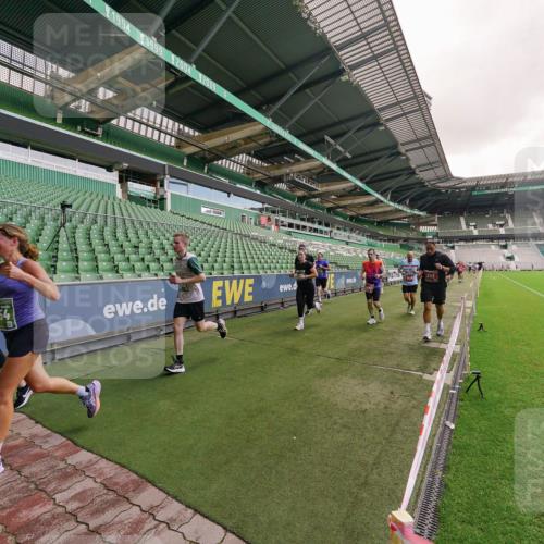 13.09.2026 - 21. swb-Marathon Bremen Michael Burmester http://msf.ph/oto/10306229 13.09.2026 12:58:20 Laufen im Stadion 141, 148, 191, 226, 334, 511, 672, 776, 789, 790, 857, 909, 972, 1010, 1119, 1191, 1199, 1254, 1281, 1535, 1642, 1647, 1752, 1809, 1881, 1900, 1931, 1933, 2046, 2051, 2075, 2210, 2324, 2343, 2367, 2371, 2397, 2402, 2423, 2425, 2493, 2577, 2640, 2771, 2807, 2827, 2885, 2903, 2904, 2979, 3021, 3051, 3078, 3098, 3120, 3138, 3148, 3182, 3186, 3233, 3319, 3338, 3435, 3450, 3514, 3534, 3560, 3634, 3655, 3685, 3690, 3695, 3760, 3866, 3933, 3934, 3939, 4101, 4316, 4319, 205 meine-sportfotos.de