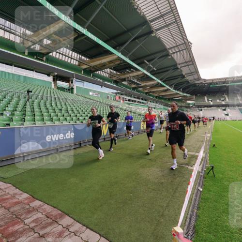 13.09.2026 - 21. swb-Marathon Bremen Michael Burmester http://msf.ph/oto/10306234 13.09.2026 12:58:21 Laufen im Stadion 141, 148, 191, 226, 334, 511, 672, 776, 789, 790, 909, 972, 1010, 1119, 1191, 1199, 1254, 1281, 1535, 1642, 1647, 1752, 1809, 1881, 1900, 1931, 1933, 2046, 2051, 2075, 2210, 2324, 2343, 2367, 2371, 2397, 2402, 2423, 2425, 2493, 2577, 2640, 2771, 2807, 2827, 2885, 2903, 2904, 2979, 3021, 3051, 3078, 3098, 3120, 3138, 3148, 3182, 3186, 3233, 3319, 3338, 3435, 3450, 3514, 3534, 3560, 3634, 3655, 3685, 3690, 3695, 3760, 3866, 3933, 3934, 3939, 4101, 4316, 4319, 205 meine-sportfotos.de