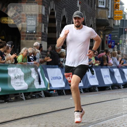 13.09.2026 - 21. swb-Marathon Bremen Strokosch-Dieckow http://msf.ph/oto/10306240 13.09.2026 13:00:01 Ziel 126, 277, 466, 862, 1320, 1485, 1852, 3251, 4964, 5316, 5828, 6557, 8850, 603, 671, 912, 1571, 1758, 1911, 1930, 7170, 8689 meine-sportfotos.de
