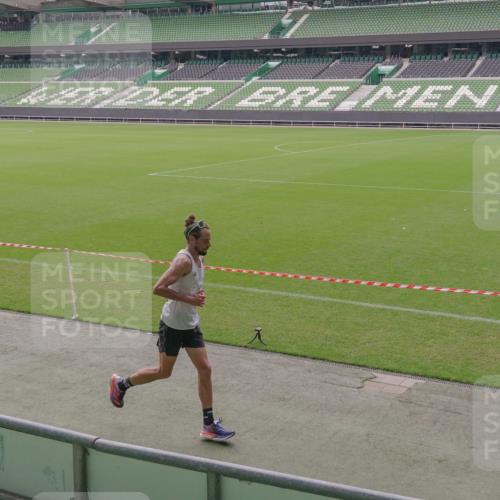 13.09.2026 - 21. swb-Marathon Bremen Michael Burmester http://msf.ph/oto/10306249 13.09.2026 12:21:24 Laufen im Stadion 634, 642, 1957, 513, 917, 1154, 1190, 1238 meine-sportfotos.de