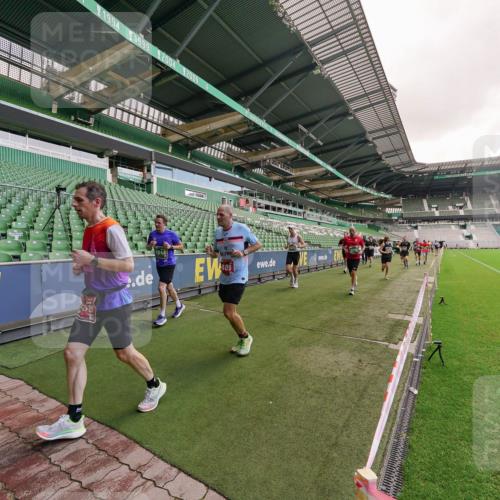 13.09.2026 - 21. swb-Marathon Bremen Michael Burmester http://msf.ph/oto/10306251 13.09.2026 12:58:23 Laufen im Stadion 141, 148, 191, 226, 334, 511, 672, 776, 789, 790, 909, 972, 1010, 1119, 1191, 1199, 1254, 1281, 1535, 1642, 1647, 1752, 1809, 1881, 1900, 1931, 1933, 2046, 2051, 2075, 2210, 2324, 2343, 2367, 2371, 2397, 2402, 2423, 2425, 2493, 2577, 2640, 2771, 2807, 2827, 2885, 2903, 2904, 2979, 3021, 3051, 3078, 3098, 3120, 3138, 3148, 3182, 3186, 3233, 3319, 3338, 3435, 3450, 3514, 3516, 3534, 3560, 3634, 3655, 3685, 3690, 3695, 3760, 3866, 3933, 3934, 3939, 4101, 4316, 4319, 205 meine-sportfotos.de