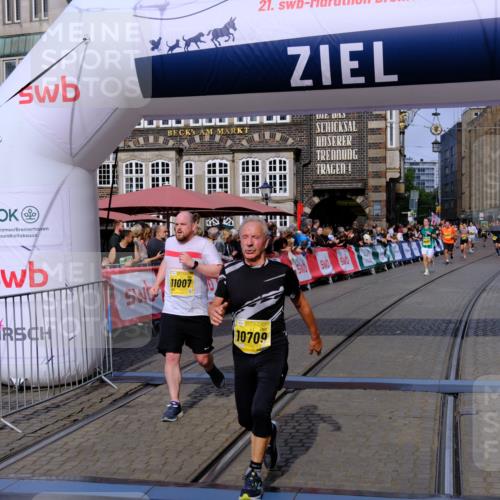 13.09.2026 - 21. swb-Marathon Bremen Tim E. http://msf.ph/oto/10306258 13.09.2026 10:50:02 Ziel 10508, 10709, 10966, 11007, 11035, 11183, 11717 meine-sportfotos.de