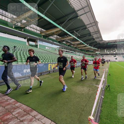 13.09.2026 - 21. swb-Marathon Bremen Michael Burmester http://msf.ph/oto/10306283 13.09.2026 12:58:29 Laufen im Stadion 141, 148, 191, 226, 334, 511, 672, 776, 789, 790, 909, 972, 1010, 1119, 1191, 1199, 1254, 1281, 1535, 1642, 1647, 1752, 1809, 1881, 1900, 1931, 1933, 2046, 2051, 2075, 2210, 2324, 2343, 2367, 2371, 2397, 2402, 2423, 2425, 2493, 2577, 2771, 2807, 2827, 2885, 2903, 2904, 2979, 3021, 3051, 3098, 3120, 3138, 3148, 3182, 3186, 3233, 3319, 3338, 3435, 3516, 3534, 3560, 3655, 3685, 3690, 3695, 3760, 3866, 3933, 3934, 3939, 4101, 4316, 4319, 205 meine-sportfotos.de