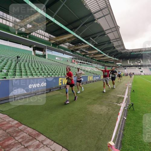 13.09.2026 - 21. swb-Marathon Bremen Michael Burmester http://msf.ph/oto/10306304 13.09.2026 12:58:31 Laufen im Stadion 141, 148, 191, 226, 334, 511, 672, 776, 789, 790, 909, 972, 1010, 1119, 1191, 1199, 1254, 1281, 1516, 1535, 1642, 1647, 1752, 1809, 1881, 1900, 1931, 1933, 2046, 2051, 2075, 2210, 2324, 2343, 2367, 2371, 2397, 2402, 2423, 2425, 2577, 2771, 2807, 2827, 2885, 2903, 2904, 2979, 3021, 3051, 3098, 3120, 3138, 3148, 3182, 3186, 3233, 3319, 3338, 3435, 3516, 3534, 3560, 3655, 3685, 3690, 3695, 3866, 3933, 3934, 3939, 4101, 4316, 4319, 205 meine-sportfotos.de