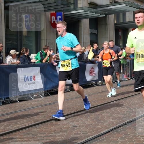 13.09.2026 - 21. swb-Marathon Bremen Strokosch-Dieckow http://msf.ph/oto/10306309 13.09.2026 10:53:31 Ziel 10141, 10174, 10227, 10255, 10478, 10579, 10684, 10685, 10708, 10838, 10845, 10905, 10947, 11010, 11206, 11446, 11489, 11502, 11596, 11950, 12075, 12119, 12244, 12331, 12341, 12356, 12405, 12435, 12492, 12515, 13531, 13597, 10222, 10448, 10479, 10585, 10626, 10757, 10780, 10821, 10845, 10886, 11012, 11168, 11242, 11379, 11446, 11590, 11800, 12040, 12056, 12119, 12170, 12275, 12308, 12461 meine-sportfotos.de