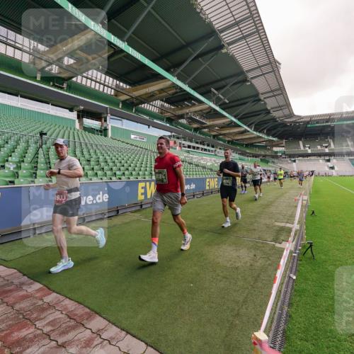 13.09.2026 - 21. swb-Marathon Bremen Michael Burmester http://msf.ph/oto/10306316 13.09.2026 12:58:33 Laufen im Stadion 141, 148, 191, 226, 334, 511, 672, 776, 789, 790, 909, 972, 1010, 1119, 1191, 1199, 1254, 1281, 1516, 1535, 1642, 1647, 1752, 1809, 1881, 1900, 1931, 1933, 2046, 2075, 2210, 2324, 2343, 2367, 2371, 2397, 2402, 2423, 2425, 2577, 2771, 2807, 2827, 2885, 2903, 2904, 2979, 3021, 3051, 3098, 3120, 3138, 3148, 3182, 3186, 3190, 3233, 3319, 3338, 3435, 3516, 3531, 3534, 3560, 3655, 3685, 3690, 3695, 3866, 3933, 3934, 3939, 4101, 4316, 4319, 205 meine-sportfotos.de