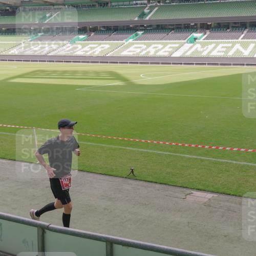 13.09.2026 - 21. swb-Marathon Bremen Michael Burmester http://msf.ph/oto/10306330 13.09.2026 12:23:49 Laufen im Stadion 129, 149, 236, 289, 798, 1483, 1490, 1567, 634, 1957 meine-sportfotos.de