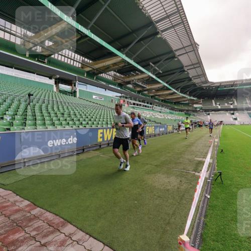13.09.2026 - 21. swb-Marathon Bremen Michael Burmester http://msf.ph/oto/10306331 13.09.2026 12:58:35 Laufen im Stadion 141, 148, 191, 226, 334, 511, 672, 776, 789, 790, 909, 972, 1010, 1119, 1191, 1199, 1254, 1281, 1516, 1535, 1642, 1647, 1752, 1809, 1881, 1931, 1933, 2046, 2210, 2324, 2343, 2367, 2371, 2397, 2402, 2423, 2425, 2577, 2771, 2807, 2827, 2885, 2903, 2904, 2979, 3021, 3051, 3098, 3120, 3138, 3148, 3182, 3186, 3190, 3233, 3319, 3338, 3435, 3516, 3531, 3534, 3560, 3655, 3685, 3690, 3695, 3866, 3933, 3934, 3939, 4101, 4316, 4319, 205 meine-sportfotos.de
