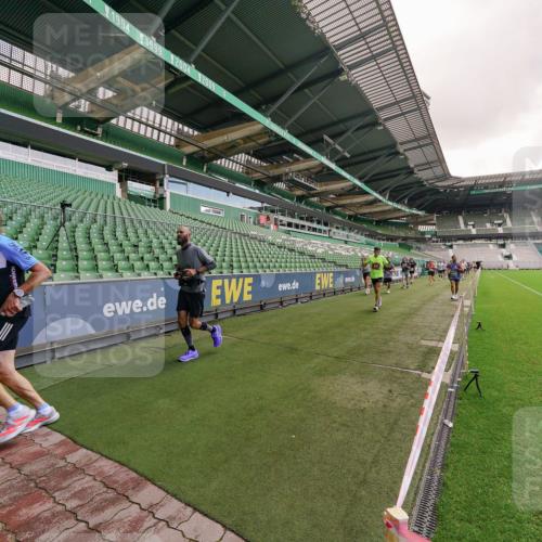 13.09.2026 - 21. swb-Marathon Bremen Michael Burmester http://msf.ph/oto/10306339 13.09.2026 12:58:36 Laufen im Stadion 141, 148, 191, 226, 334, 511, 672, 776, 789, 790, 909, 972, 1010, 1119, 1166, 1191, 1199, 1254, 1281, 1516, 1535, 1642, 1647, 1752, 1809, 1881, 1931, 1933, 2046, 2210, 2324, 2343, 2367, 2371, 2397, 2402, 2423, 2425, 2577, 2771, 2807, 2827, 2885, 2899, 2903, 2904, 2979, 3021, 3051, 3098, 3120, 3138, 3148, 3182, 3186, 3190, 3233, 3319, 3338, 3435, 3516, 3531, 3534, 3560, 3652, 3655, 3685, 3690, 3695, 3866, 3933, 3934, 3939, 4101, 4316, 4319, 205 meine-sportfotos.de