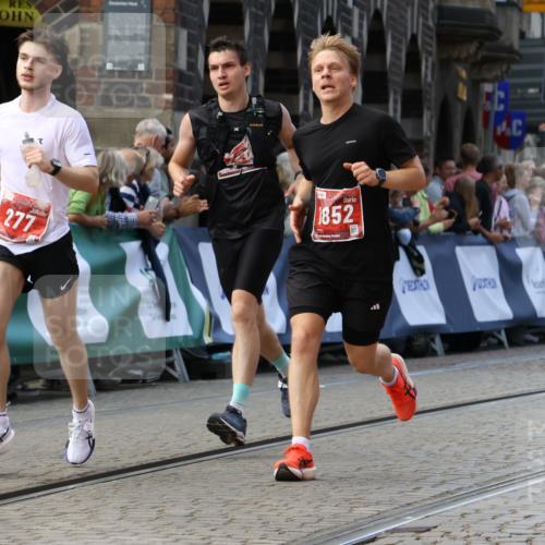 13.09.2026 - 21. swb-Marathon Bremen Strokosch-Dieckow http://msf.ph/oto/10306351 13.09.2026 13:00:05 Ziel 126, 277, 466, 807, 862, 1320, 1485, 1852, 4964, 5316, 5828, 6557, 8850, 671, 912, 1571, 7015, 8689 meine-sportfotos.de