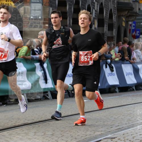 13.09.2026 - 21. swb-Marathon Bremen Strokosch-Dieckow http://msf.ph/oto/10306361 13.09.2026 13:00:05 Ziel 126, 277, 466, 807, 862, 1320, 1485, 1852, 4964, 5316, 5828, 6557, 8850, 671, 912, 1571, 7015, 8689 meine-sportfotos.de