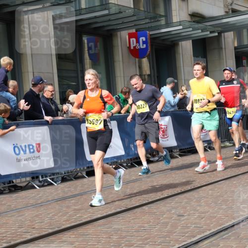 13.09.2026 - 21. swb-Marathon Bremen Strokosch-Dieckow http://msf.ph/oto/10306364 13.09.2026 10:53:33 Ziel 10141, 10174, 10227, 10255, 10478, 10579, 10684, 10685, 10708, 10822, 10838, 10905, 10947, 11010, 11206, 11489, 11502, 11596, 11950, 12075, 12244, 12331, 12341, 12356, 12405, 12435, 12492, 12515, 13531, 13597, 10222, 10448, 10479, 10585, 10626, 10757, 10780, 10821, 10845, 10886, 11168, 11242, 11379, 11446, 11590, 11800, 12040, 12056, 12119, 12275, 12308, 12461 meine-sportfotos.de