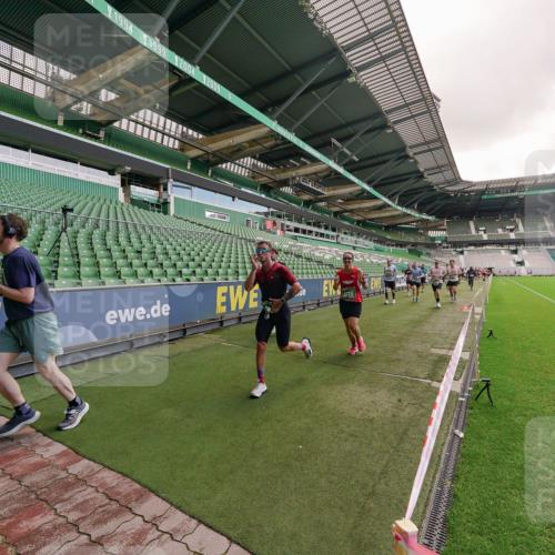13.09.2026 - 21. swb-Marathon Bremen Michael Burmester http://msf.ph/oto/10306370 13.09.2026 12:58:43 Laufen im Stadion 141, 148, 191, 226, 232, 334, 511, 672, 745, 776, 789, 790, 909, 972, 1010, 1080, 1119, 1166, 1191, 1199, 1254, 1281, 1516, 1535, 1642, 1647, 1752, 1881, 1931, 1933, 2046, 2210, 2289, 2324, 2343, 2367, 2371, 2397, 2402, 2423, 2425, 2577, 2771, 2806, 2807, 2827, 2885, 2899, 2903, 2904, 2953, 2961, 2979, 3015, 3021, 3051, 3098, 3120, 3124, 3138, 3148, 3182, 3186, 3190, 3233, 3319, 3338, 3435, 3516, 3531, 3534, 3560, 3652, 3655, 3685, 3690, 3695, 3866, 3933, 3934, 3939, 4101, 205 meine-sportfotos.de