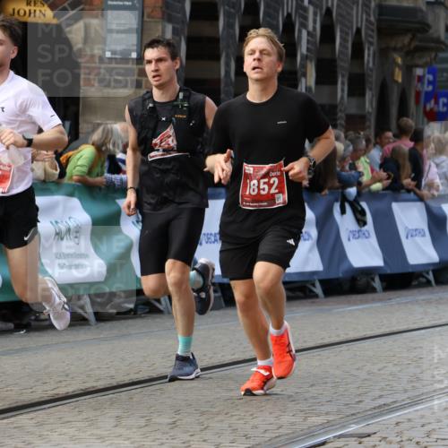 13.09.2026 - 21. swb-Marathon Bremen Strokosch-Dieckow http://msf.ph/oto/10306374 13.09.2026 13:00:05 Ziel 126, 277, 466, 807, 862, 1320, 1485, 1852, 4964, 5316, 5828, 6557, 8850, 671, 912, 1571, 7015, 8689 meine-sportfotos.de