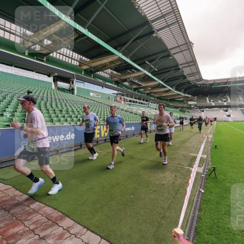 13.09.2026 - 21. swb-Marathon Bremen Michael Burmester http://msf.ph/oto/10306395 13.09.2026 12:58:47 Laufen im Stadion 141, 148, 191, 226, 232, 334, 511, 672, 745, 789, 790, 909, 972, 1010, 1080, 1119, 1166, 1191, 1199, 1281, 1516, 1535, 1642, 1647, 1752, 1881, 1931, 1933, 2046, 2210, 2289, 2324, 2343, 2367, 2371, 2397, 2423, 2425, 2577, 2771, 2806, 2807, 2827, 2885, 2899, 2903, 2953, 2961, 2979, 3015, 3021, 3051, 3098, 3120, 3124, 3138, 3148, 3182, 3186, 3190, 3233, 3319, 3338, 3435, 3516, 3531, 3534, 3560, 3652, 3655, 3685, 3690, 3695, 3866, 3933, 3934, 4101, 205 meine-sportfotos.de