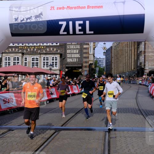 13.09.2026 - 21. swb-Marathon Bremen Tim E. http://msf.ph/oto/10306448 13.09.2026 10:50:10 Ziel 10452, 10508, 10593, 10709, 10966, 11005, 11007, 11035, 11183, 11415, 12380, 12510 meine-sportfotos.de