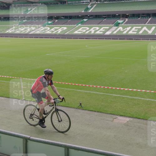 13.09.2026 - 21. swb-Marathon Bremen Michael Burmester http://msf.ph/oto/10306507 13.09.2026 12:26:48 Laufen im Stadion 103, 206, 238, 322, 447, 841, 875, 968, 1187, 1352, 1840, 2032, 2044, 2143, 129, 149, 236, 289, 798, 1483, 1490, 1567 meine-sportfotos.de