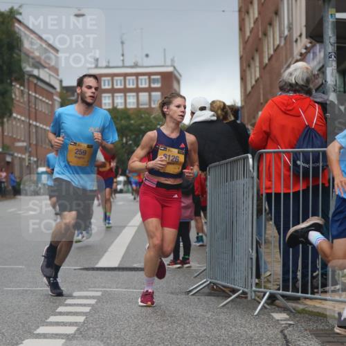 13.09.2026 - Kiel Lauf Markus Tischler http://msf.ph/oto/10306522 13.09.2026 10:28:08 Fleethörn 39, 259, 39, 126, 433 meine-sportfotos.de