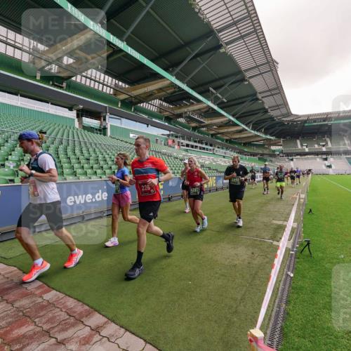 13.09.2026 - 21. swb-Marathon Bremen Michael Burmester http://msf.ph/oto/10306533 13.09.2026 12:59:15 Laufen im Stadion 141, 148, 191, 226, 232, 260, 342, 511, 672, 745, 789, 790, 972, 1080, 1119, 1166, 1191, 1199, 1209, 1281, 1493, 1494, 1516, 1642, 1647, 1931, 1933, 2046, 2088, 2210, 2289, 2343, 2367, 2397, 2425, 2481, 2517, 2570, 2577, 2771, 2806, 2807, 2827, 2885, 2899, 2914, 2953, 2961, 2979, 3015, 3021, 3098, 3120, 3124, 3138, 3148, 3186, 3190, 3233, 3273, 3319, 3338, 3435, 3516, 3531, 3534, 3560, 3652, 3655, 3695, 3861, 3930, 3933, 3934, 205 meine-sportfotos.de