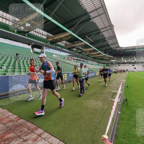 13.09.2026 - 21. swb-Marathon Bremen Michael Burmester http://msf.ph/oto/10306563 13.09.2026 12:59:19 Laufen im Stadion 141, 148, 191, 226, 232, 260, 342, 511, 672, 745, 789, 790, 972, 1080, 1119, 1166, 1191, 1199, 1209, 1281, 1493, 1494, 1516, 1642, 1647, 1931, 1933, 2088, 2210, 2289, 2343, 2367, 2397, 2425, 2481, 2517, 2570, 2577, 2686, 2771, 2806, 2807, 2827, 2885, 2899, 2914, 2953, 2961, 2979, 3015, 3021, 3098, 3120, 3124, 3138, 3148, 3186, 3190, 3233, 3273, 3338, 3435, 3516, 3531, 3534, 3560, 3652, 3655, 3695, 3861, 3930, 3933, 3934, 205 meine-sportfotos.de