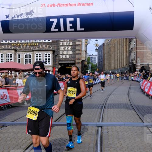 13.09.2026 - 21. swb-Marathon Bremen Tim E. http://msf.ph/oto/10306567 13.09.2026 10:50:13 Ziel 10452, 10508, 10593, 10966, 11005, 11007, 11035, 11183, 11415, 12380, 12510 meine-sportfotos.de