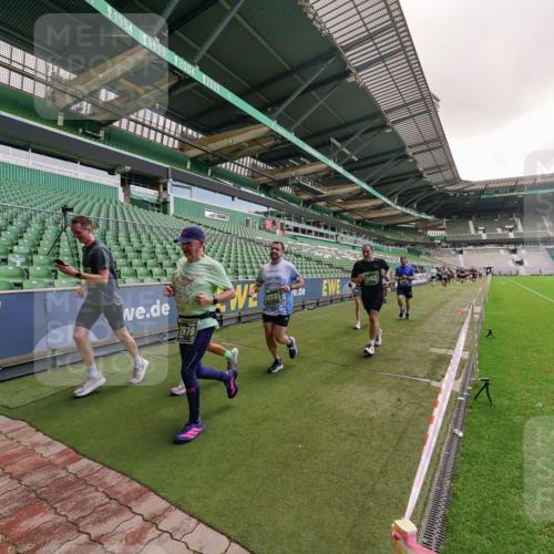 13.09.2026 - 21. swb-Marathon Bremen Michael Burmester http://msf.ph/oto/10306569 13.09.2026 12:59:20 Laufen im Stadion 135, 141, 148, 191, 226, 232, 260, 342, 511, 672, 745, 789, 790, 972, 1080, 1119, 1166, 1191, 1199, 1209, 1281, 1493, 1494, 1516, 1642, 1647, 1931, 1933, 2088, 2210, 2289, 2343, 2367, 2397, 2425, 2481, 2517, 2570, 2577, 2686, 2771, 2806, 2807, 2827, 2885, 2899, 2914, 2953, 2961, 2979, 3015, 3021, 3076, 3098, 3120, 3124, 3138, 3148, 3186, 3190, 3233, 3273, 3338, 3435, 3516, 3531, 3534, 3560, 3652, 3655, 3695, 3855, 3861, 3930, 3933, 3934, 205 meine-sportfotos.de