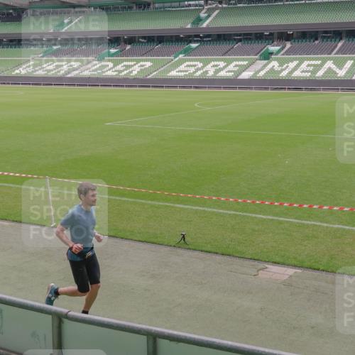 13.09.2026 - 21. swb-Marathon Bremen Michael Burmester http://msf.ph/oto/10306634 13.09.2026 12:27:51 Laufen im Stadion 103, 238, 322, 358, 420, 553, 574, 649, 841, 1161, 1253, 1256, 1352, 1391, 1525, 1724, 1783, 1917, 2032, 3662, 4264, 149, 289, 798, 814, 1313, 1483, 1490, 1544, 1567 meine-sportfotos.de
