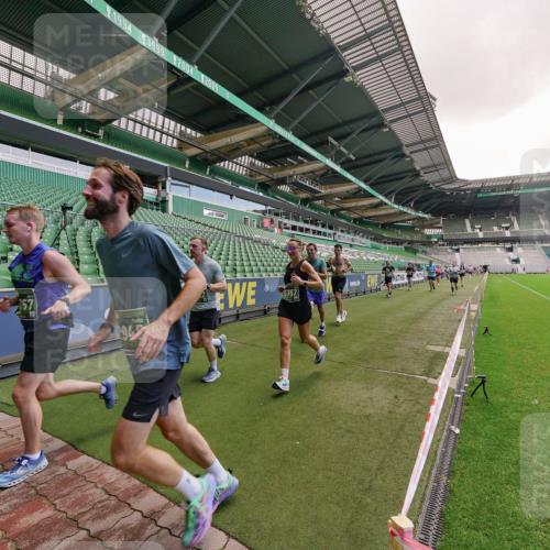 13.09.2026 - 21. swb-Marathon Bremen Michael Burmester http://msf.ph/oto/10306687 13.09.2026 12:59:38 Laufen im Stadion 135, 148, 191, 226, 232, 260, 342, 651, 745, 972, 1080, 1166, 1209, 1281, 1368, 1493, 1494, 1516, 1642, 1650, 1861, 1931, 1935, 1963, 2088, 2210, 2289, 2293, 2306, 2322, 2343, 2367, 2425, 2481, 2517, 2570, 2577, 2686, 2771, 2806, 2807, 2827, 2885, 2899, 2914, 2953, 2961, 2979, 3015, 3021, 3076, 3098, 3105, 3120, 3124, 3145, 3148, 3190, 3233, 3273, 3354, 3435, 3480, 3516, 3531, 3560, 3652, 3729, 3855, 3861, 3930, 3933, 3934, 205 meine-sportfotos.de