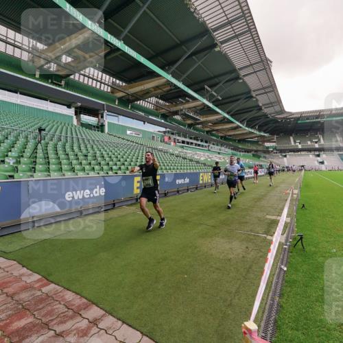 13.09.2026 - 21. swb-Marathon Bremen Michael Burmester http://msf.ph/oto/10306714 13.09.2026 12:59:42 Laufen im Stadion 135, 148, 191, 226, 232, 260, 342, 651, 745, 972, 1080, 1166, 1209, 1281, 1368, 1493, 1494, 1516, 1642, 1650, 1861, 1931, 1935, 1963, 2088, 2210, 2289, 2293, 2306, 2322, 2343, 2367, 2425, 2481, 2517, 2570, 2577, 2686, 2700, 2771, 2806, 2807, 2827, 2885, 2899, 2906, 2914, 2953, 2961, 2979, 3015, 3021, 3076, 3098, 3105, 3120, 3124, 3145, 3168, 3190, 3233, 3273, 3354, 3435, 3480, 3516, 3531, 3560, 3652, 3729, 3855, 3861, 3930, 3934, 205 meine-sportfotos.de