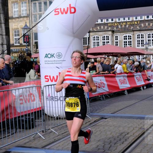 13.09.2026 - 21. swb-Marathon Bremen Tim E. http://msf.ph/oto/10306744 13.09.2026 10:50:23 Ziel 10452, 10593, 10876, 11005, 11111, 11128, 11415, 12240, 12380, 12510 meine-sportfotos.de